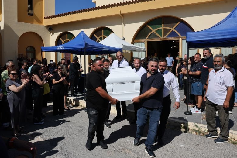 Βαρύ-πένθος-στην-κηδεία-της-δημοσιογράφου-Μαρίας-Αντωνογιαννάκη-στο-Ηράκλειο
