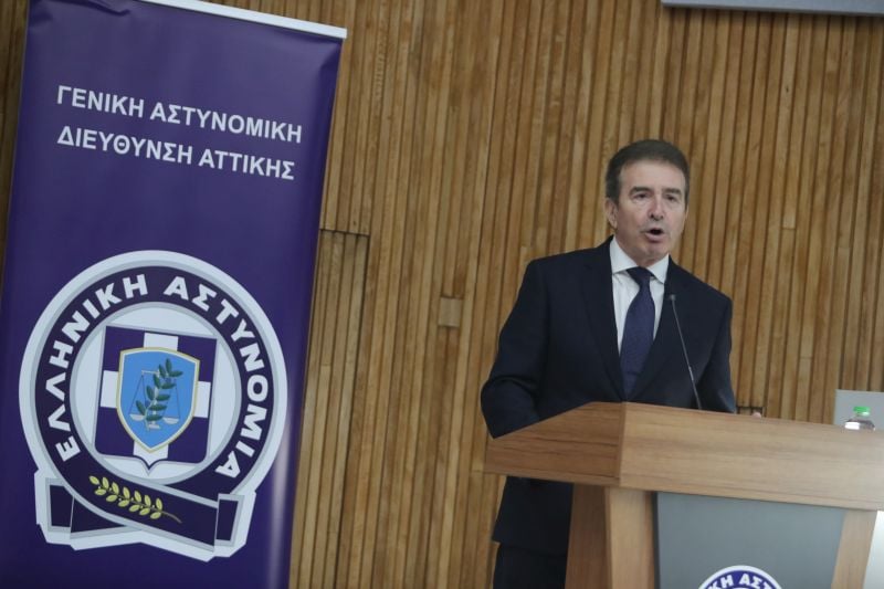 Η-«νέα-ψηφιακή-εποχή»-της-Τροχαίας:-Τέλος-τα-μπλοκάκια,-άμεσος-έλεγχος,-ψηφιακή-αφαίρεση-διπλώματος-και-αποστολή-με-sms