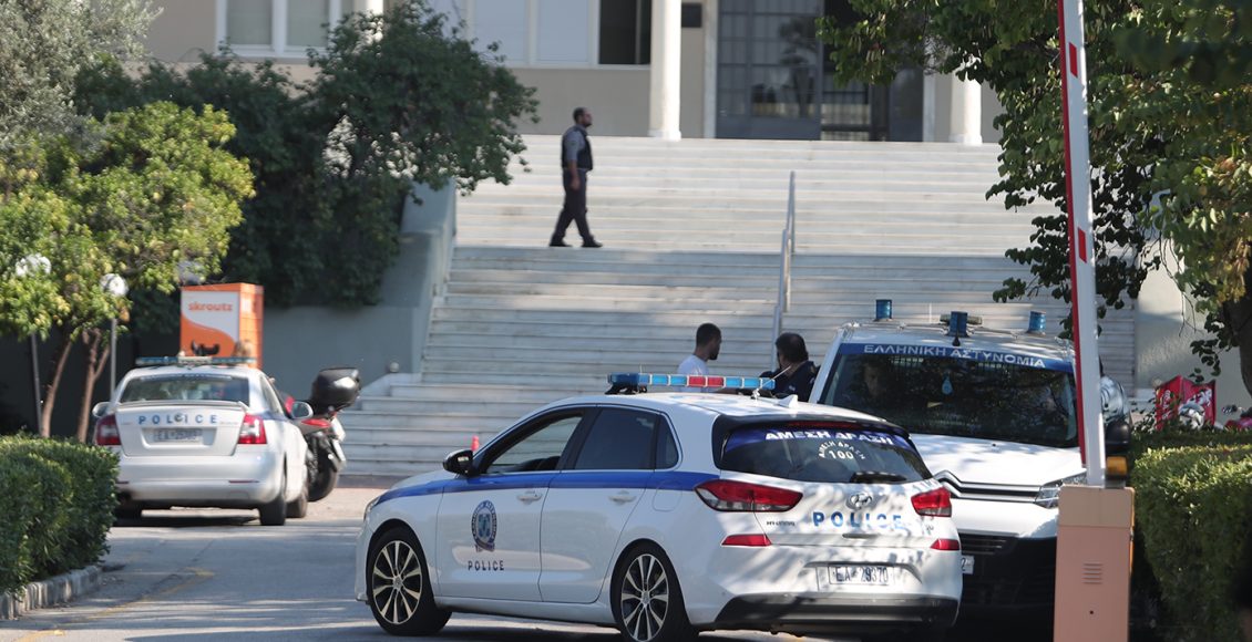 «Κάπνιζα-και-από-λάθος-μου-ξέσπασε-φωτιά»,-είπε-ο-άνδρας-που-συνελήφθη-για-τη-φωτιά-στο-Σισμανόγλειο