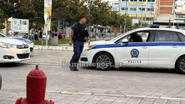 Άγριες-συμπλοκές-μεταξύ-των-νεαρών-στο-κέντρο-της-Λαμίας