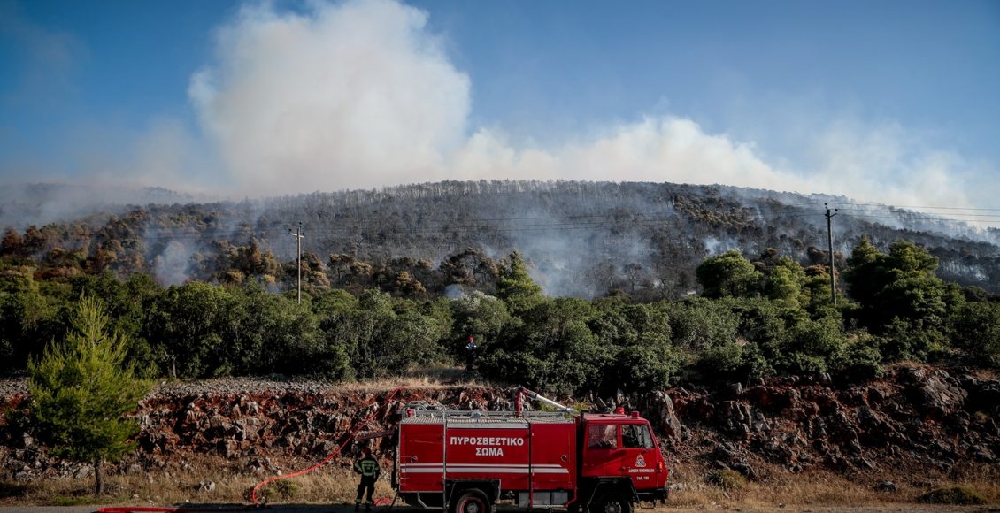 Το-αυτοκίνητό-τους-προσέκρουσε-στο-έδαφος,-υπήρξε-σπινθήρας-και-άρπαξε-φωτιά-στις-Σέρρες-–-Δύο-συλλήψεις-από-την-Πυροσβεστική
