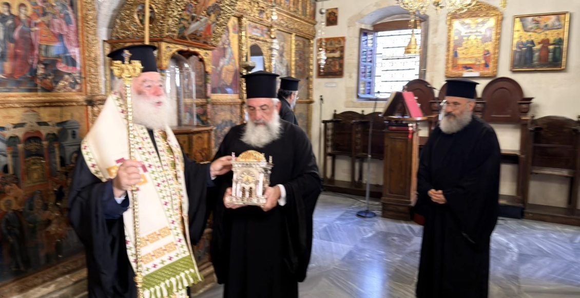 Ο-Πατριάρχης-Αλεξανδρείας-με-τον-Αρχιεπίσκοπο-Κρήτης-στον-Μητροπολιτικό-Ναό-Αγίου-Μηνά