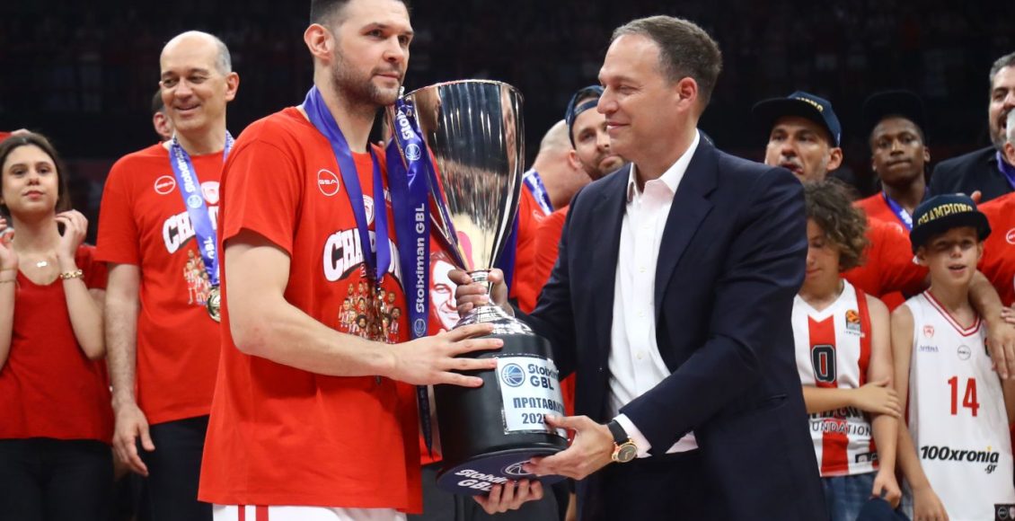 Παπανικολάου:-«Να-δημιουργήσουμε-νέες-θρυλικές-σελίδες-για-τον-Ολυμπιακό-μας»