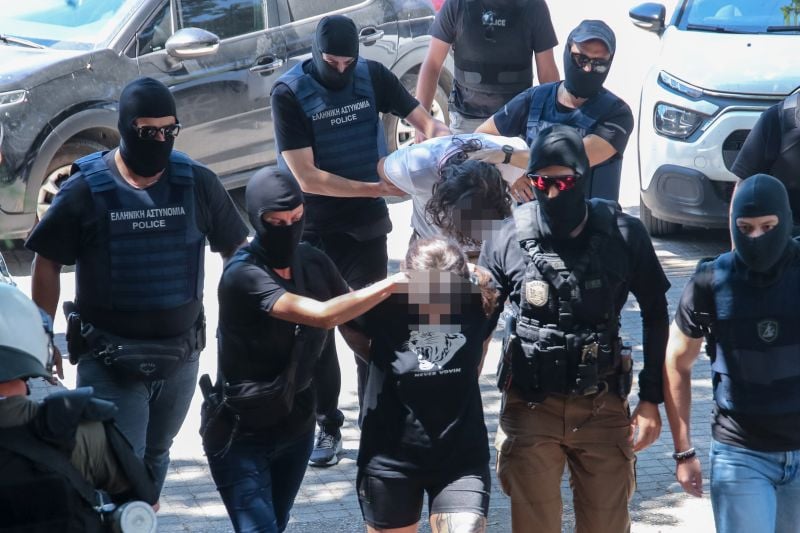 Η-ανακοίνωση-της-αστυνομίας-για-τις-τρεις-συλλήψεις-σχετικά-με-την-εμπρηστική-επίθεση-στο-σπίτι-της-οικογένειας-Νέστορα