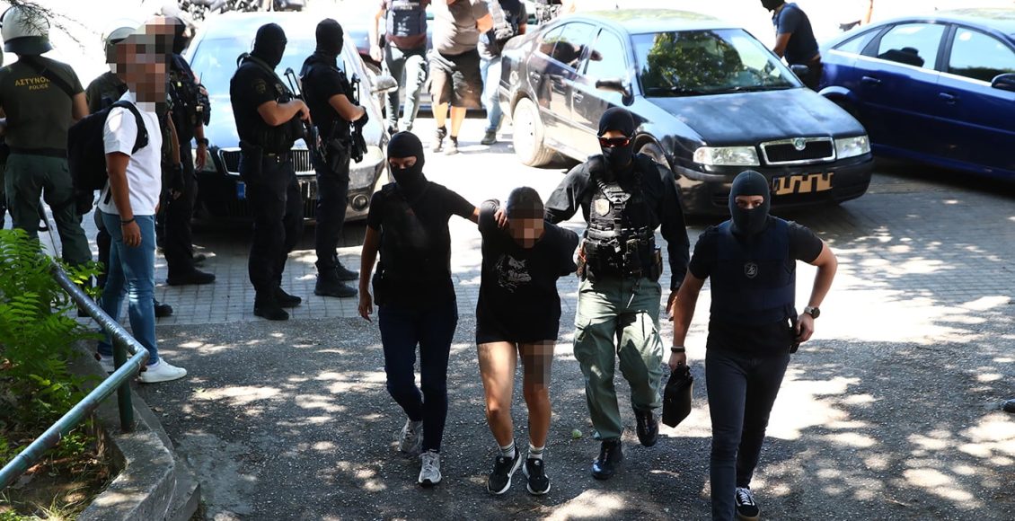 Προφυλακιστέοι-οι-δύο-κατηγορούμενοι-για-τη-φονική-επίθεση-με-γκαζάκια-στο-σπίτι-της-οικογένειας-Νέστορα-–-Έκαναν-λόγο-για-εις-βάρος-τους-«σκευωρία»
