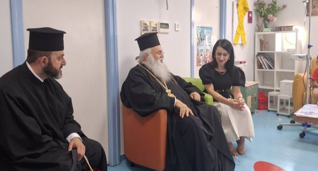 Επίσκεψη-του-Αρχιεπισκόπου-Κύπρου -στην-Παιδοογκολογική-Κλινική-του-Μακάρειου-Νοσοκομείου