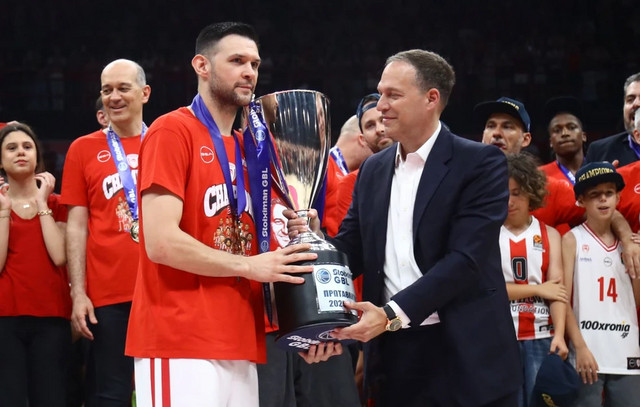 Ολυμπιακός:-Στη-sunel-arena-μέχρι-να-ολοκληρωθούν-οι-εργασίες-στο-ΣΕΦ