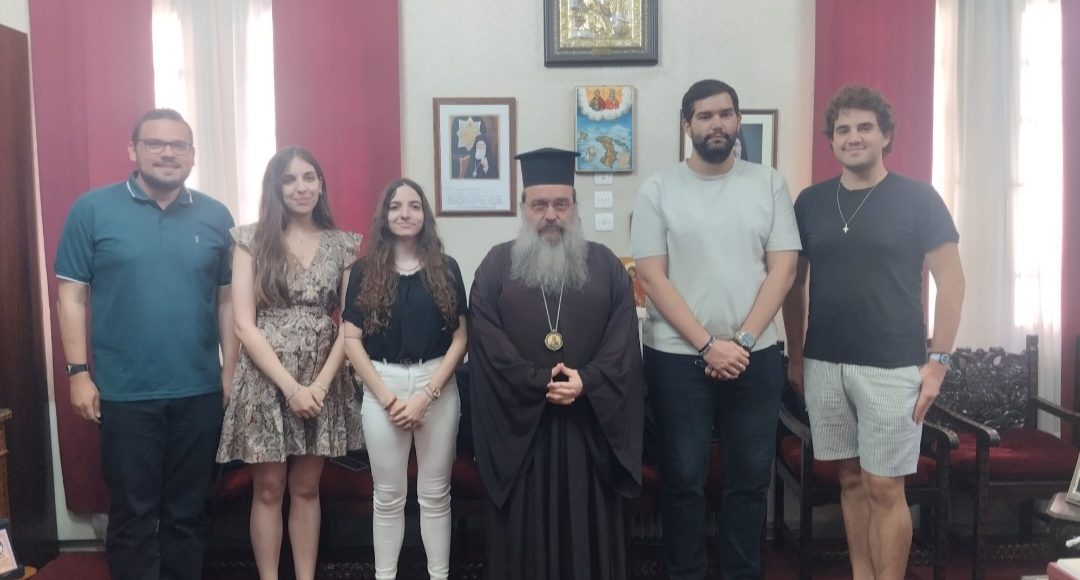 Φοιτητές-της-Φιλοσοφικής-Αθηνών-στον-Μητροπολίτη-Χίου-Μάρκο