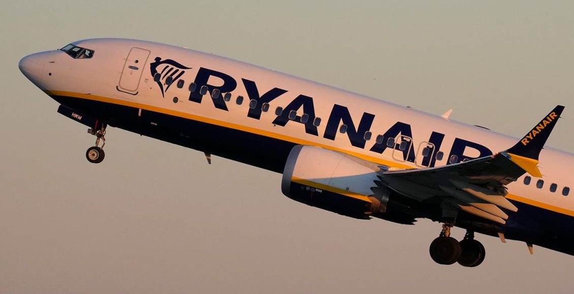 Ο-διευθύνων-σύμβουλος-της-ryanair-λέει-ότι-το-περιστατικό-με-το-παράθυρο-του-αεροσκάφους-που-έσπασε-παραπέμπουν-σε-ζημιά-από-ξένο-αντικείμενο