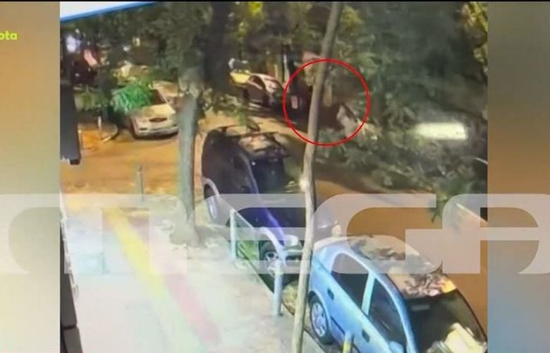 bίντεο-ντοκουμέντο-με-τον-Σταύρο-Γεωργίου-λίγο-πριν-το-θανάσιμο-ξυλοδαρμό-του-–-Άγνωστο-άτομο-τον-ακολουθεί