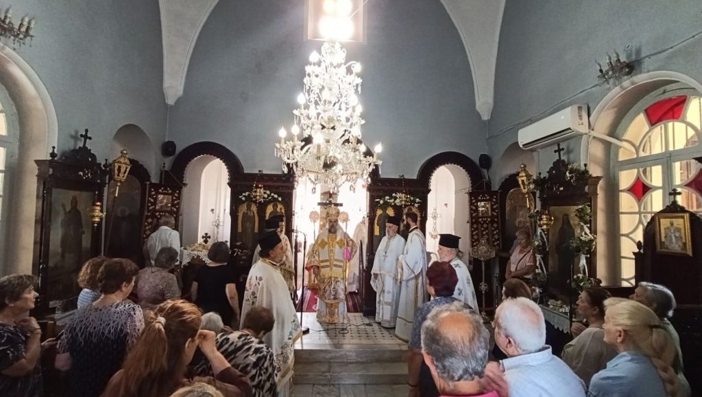 Ο-Μητροπολίτης-Κυδωνίας-στον-πανηγυρίζοντα-Ιερό-Ναό-Αγίας-Μαρίας-Μαγδαληνής-Χαλέπας