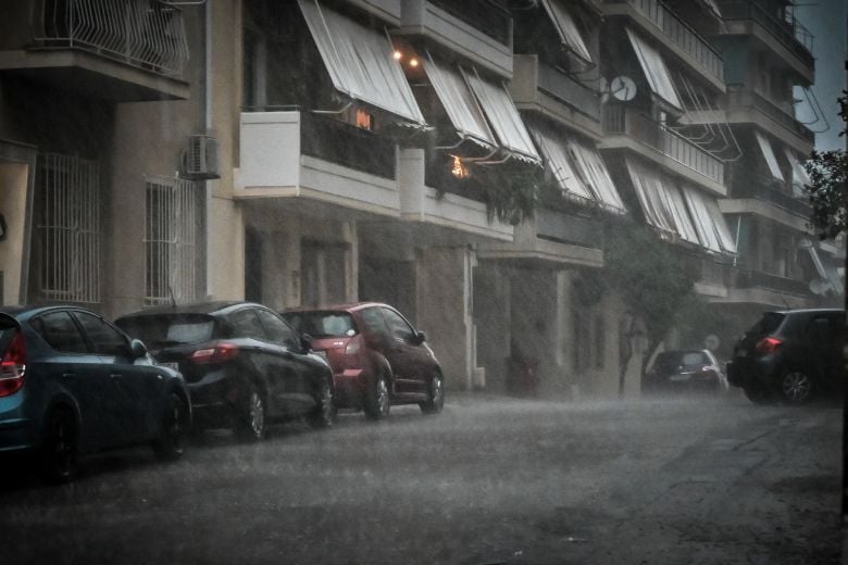 Δεκάδες-κλήσεις-δέχτηκε-η-Πυροσβεστική-σε-όλη-την-Ελλάδα-για-την-κακοκαιρία