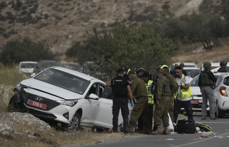 Ισραηλινοί-έποικοι-επέδραμαν-κατά-παλαιστινιακών-χωριών-και-πυρπόλησαν-δύο-τεμένη-στην-Δυτική-Όχθη