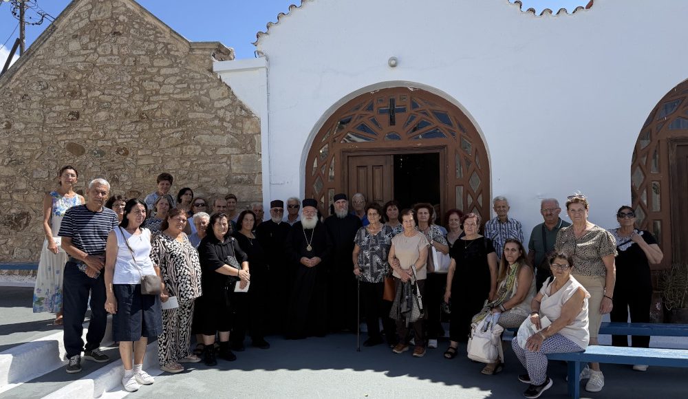 Ο-Ιεραπύτνης-Κύριλλος-υποδέχθηκε-τον-Επίσκοπο-Νεαπόλεως-κ.-Πορφύριο-και-προσκυνητές-από-την-Κύπρο