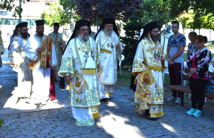 Ο-Λαός-της-Κομοτηνής-απέδωσε-την-οφειλόμενη-τιμή-στην-Προστάτιδά-του,-Αγία-Παρασκευή