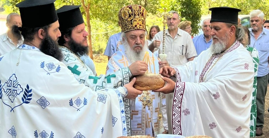 Αρχιερατική-Θεία-Λειτουργία-στον-Ιερό-Ναό-Αγίου-Παντελεήμονος-στο-Λυκομίλη-Δρόπολης