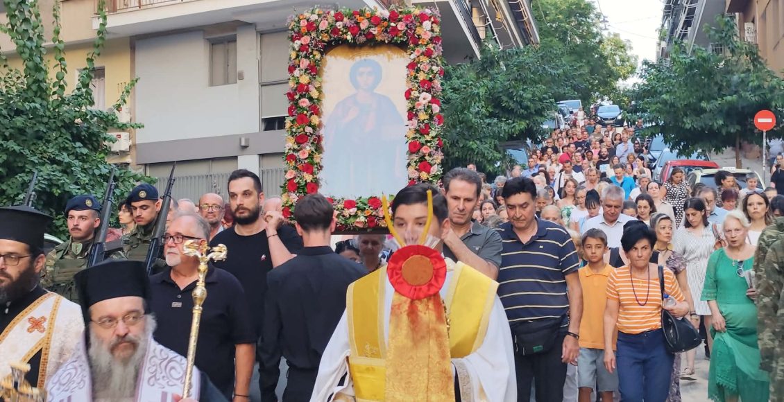 Ευλαβική-προσευχή,-για-τον-Ιαματικό-Αγιομάρτυρα-Παντελεήμονα,-στον-ομώνυμο-ναό-του-Ιλισού