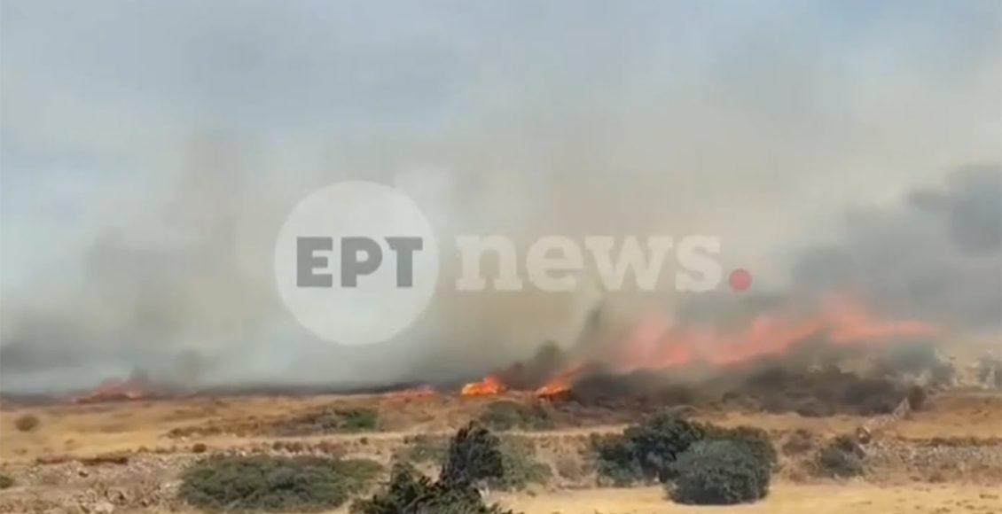 Σε-ύφεση-η-πυρκαγιά-της-Πάρου,-συνεχίζεται-η-μάχη-με-τις-διάσπαρτες-εστίες-–-Στο-πεδίο-παραμένουν-ισχυρές-επίγειες-και-εναέριες-δυνάμεις