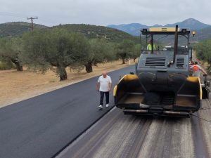 Σε-εξέλιξη-οι-εργασίες-αποκατάστασης-του-οδοστρώματος-στην-Εθνική-Οδό-Ν.24,-στην-περιοχή-της-Στέρνας-από-την-Περιφέρεια-Πελοποννήσου