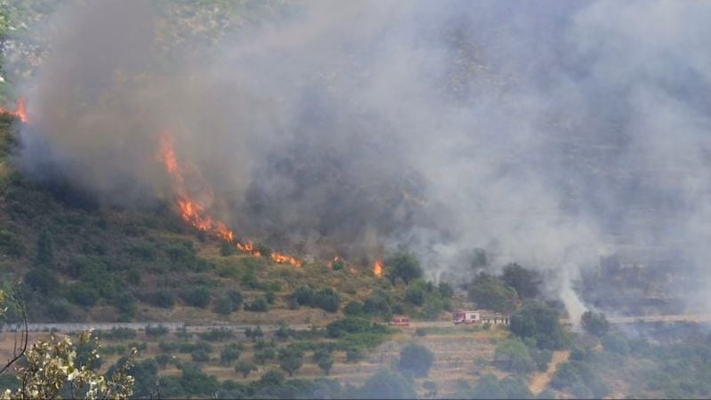 Χωρίς-ενεργό-μέτωπο-η-πυρκαγιά-στην-Κεφαλονιά,-αλλά-χωρίς-ηλεκτρικό-ρεύμα-και-νερό-εδώ-και-48-ώρες