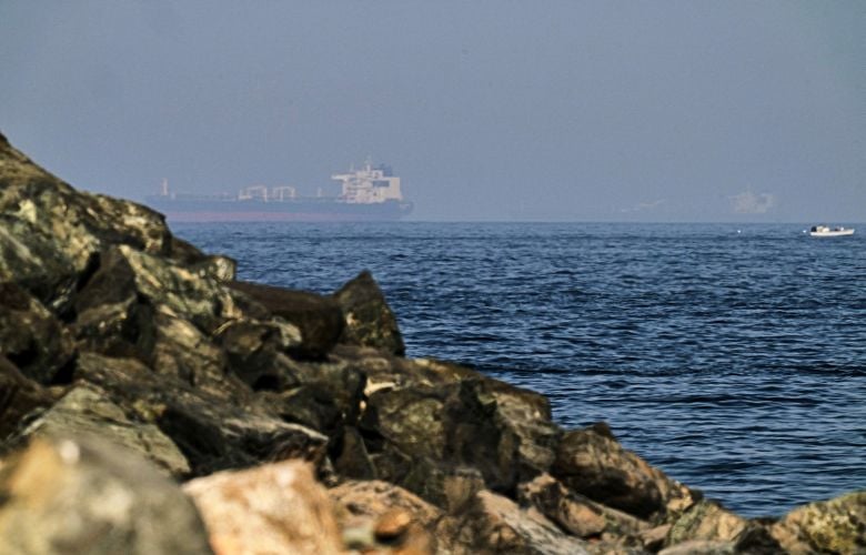 Χτυπήθηκε-πλοίο-ελληνικών-συμφερόντων-στα-Στενά-του-Ορμούζ-–-Πληροφορίες-για-έναν-αγνοούμενο