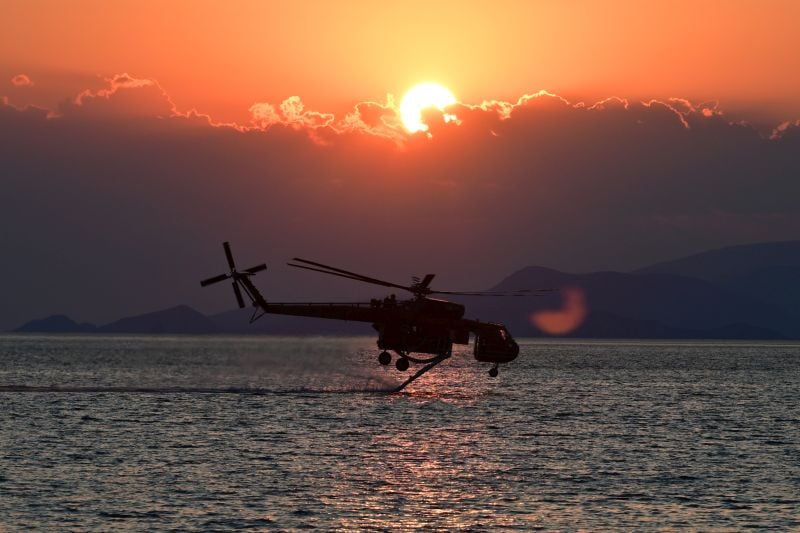 Φωτιά-στη-Δυτική-Αττική:-Σε-διάσπαρτες-εστίες-επιχείρησαν-όλη-τη-νύχτα-οι-πυροσβεστικές-δυνάμεις-–-Σε-πλήρη-επιφυλακή-για-τις-αναζωπυρώσεις