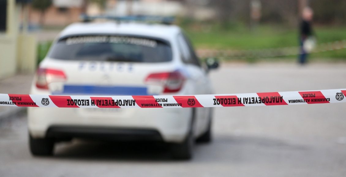 Αποκαλύψεις-για-όσα-έγιναν-στον-Μυστρά-–-Στον-εισαγγελέα-ο-55χρονος-που-έκρυβε-τη-σορό-του-πατέρα-του-σε-καταψύκτη