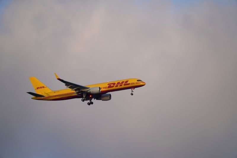 Σύγκρουση-αεροσκάφους-της-dhl-με-άγνωστο-αντικείμενο-στο-αεροδρόμιο-της-Λειψίας