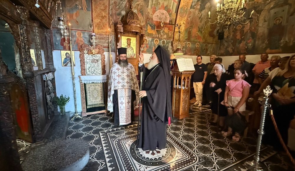 Ο-Μικρός-Παρακλητικός-Κανόνας-προς-την-Υπεραγία-Θεοτόκο-στη-Μονή-Παναγίας-Φανερωμένης-Ιεράπετρας