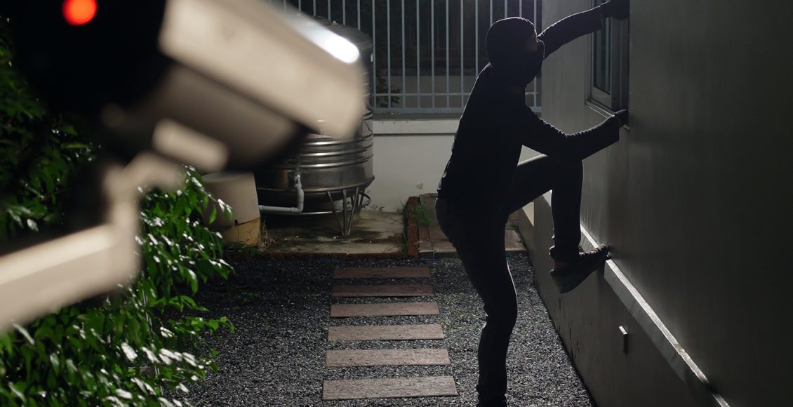 Τρεις-γυναίκες-«χτυπούν»-σπίτια-μέρα-μεσημέρι-στη-Βάρκιζα-–-Τι-συστήνουν-οι-ειδικοί-για-προστασία-από-τις-διαρρήξεις