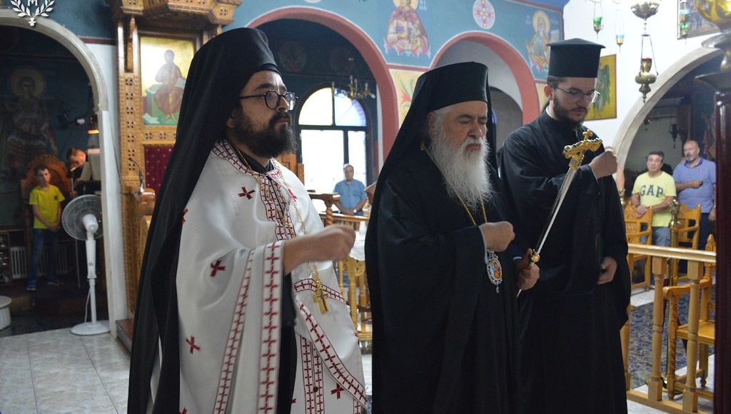 Ο-Νεαπόλεως-Βαρνάβας-χοροστάτησε-στην-Ακολουθία-του-Μεγάλου-Παρακλητικού-Κανόνα-στον-ΙΝ.-Τιμίου-Σταυρού-Διαλογής