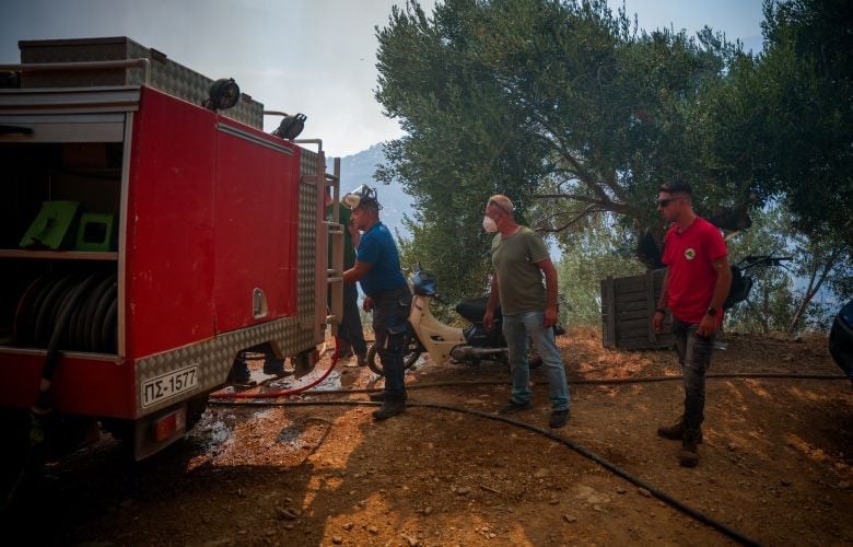 Άμεση-η-κατάσβεση-της-φωτιάς-στην-περιοχή-του-Πόρτο-Καρράς-στην-Χαλκιδική