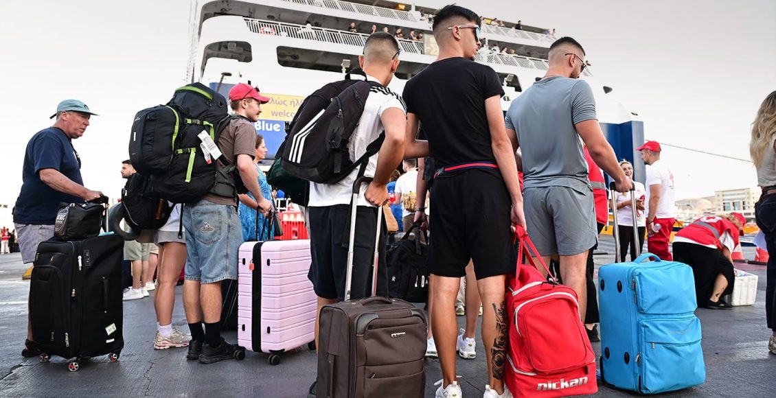 Κορυφώνεται-η-έξοδος-των-εκδρομέων-του-Αυγούστου-–-Στο-100%-η-πληρότητα-σε-πολλά-δρομολόγια-για-Κυκλάδες