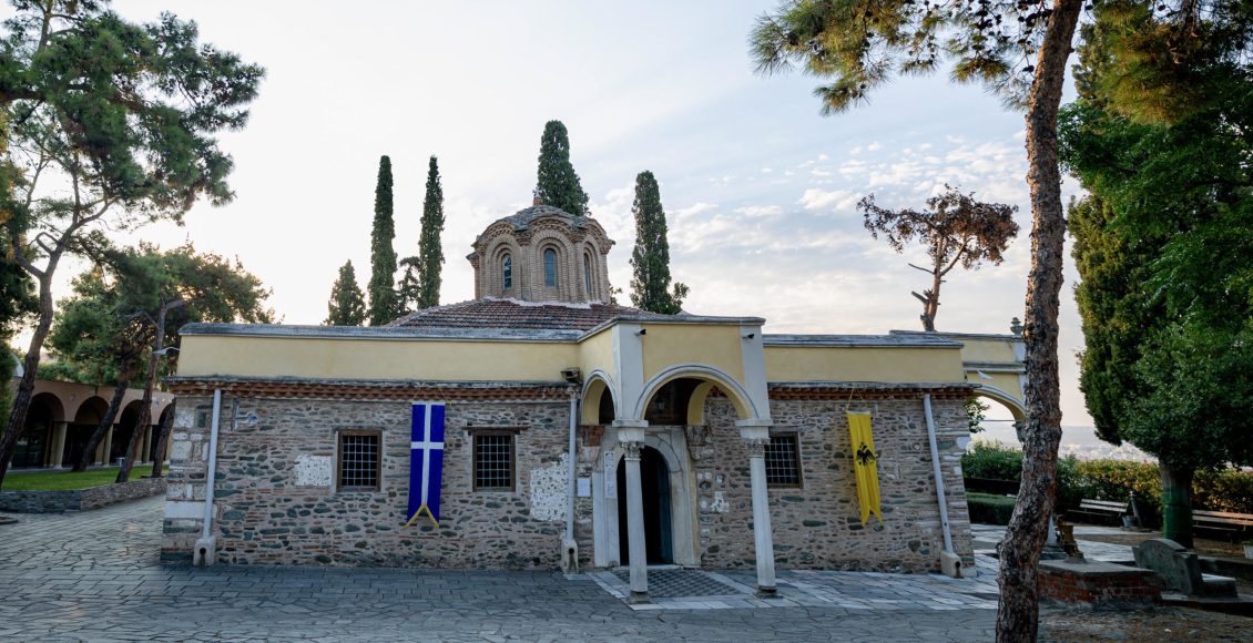 Η-Ιερά-Μονή-Βλατάδων-συγκεντρώνει-είδη-πρώτης-ανάγκης-και-σχολικά-για-το-Παιδικό-Χωριό-στο-Φίλυρο