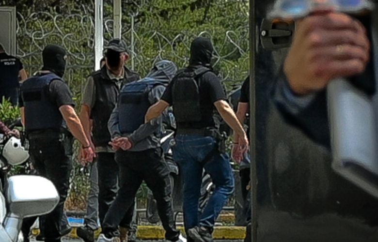 greek-mafia:-Συνελήφθη-49χρονος-της-εγκληματικής-ομάδας-του-«Έντικ»-στο-Παλαιό-Φάληρο