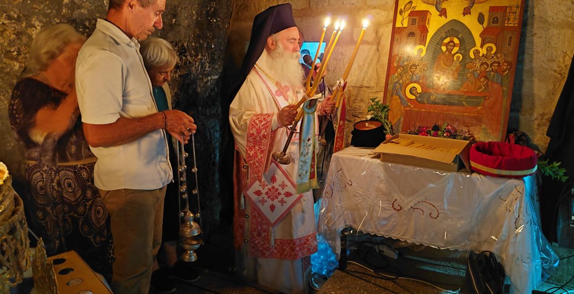 Ιερά-Αγρυπνία-στην-ιστορική-Ιερά-Μονή-Παναγίας-Βράχου-Νεμέας
