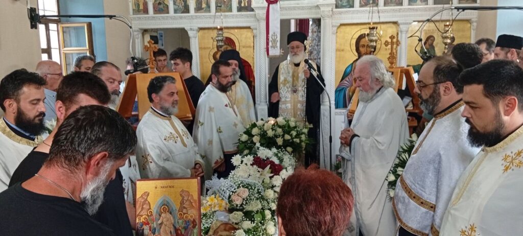 Ο-Αρκαλοχωρίου-Ανδρέας-τέλεσε-την-Εξόδιο-Ακολουθία-της-μακαριστής-Μαρίνας-Καμπιτάκη-Τσαπίνου