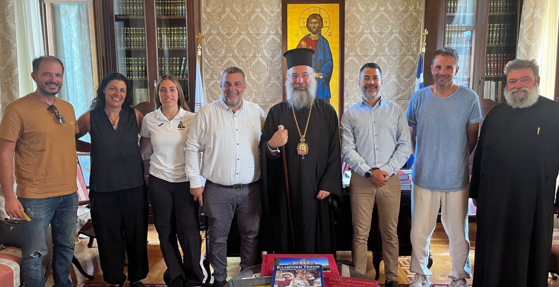 Η-Ιερά-Μητρόπολη-Ρεθύμνης-στο-πλευρό-της-γυναικείας-ομάδας-ποδοσφαίρου-ΡΕΑ.