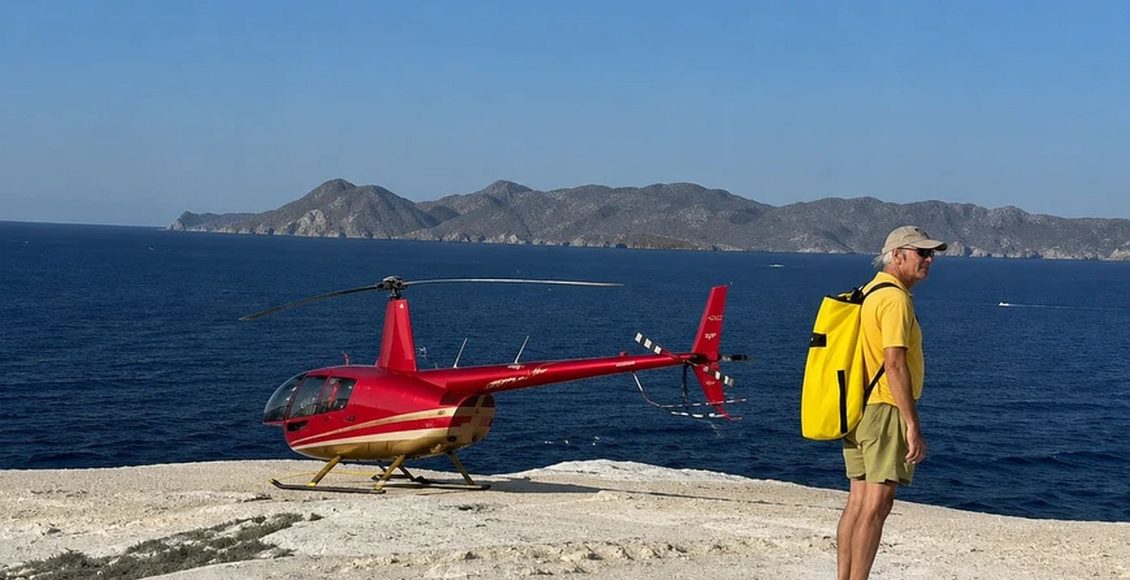 Έρευνα-για-το-ελικόπτερο-που-προσγειώθηκε-στο-Σαρακήνικο-της-Μήλου-–-Στο-μικροσκόπιο-η-τήρηση-των-κανονισμών-πτήσης
