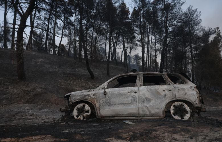 Πολύ-καλύτερη-η-εικόνα-στην-φωτιά-της-Χαλκιδικής:-Χωρίς-ενεργό-μέτωπο,-στο…-κυνήγι-των-αναζωπυρώσεων