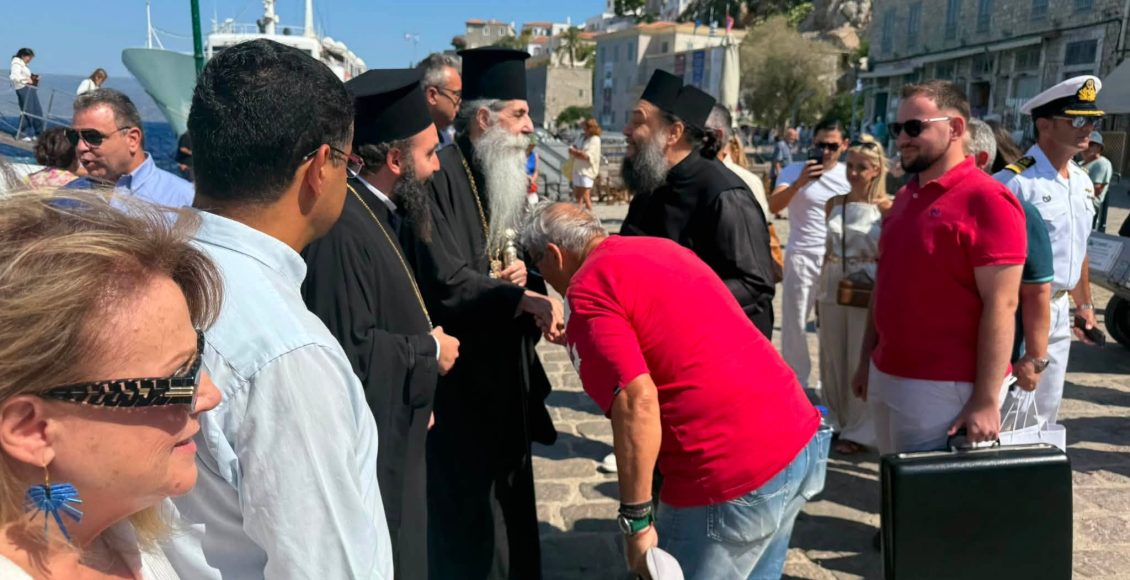 Στην-Ύδρα-ο-Μητροπολίτης-Πειραιώς-για-την-εορτή-της-Κοιμήσεως-της-Θεοτόκου