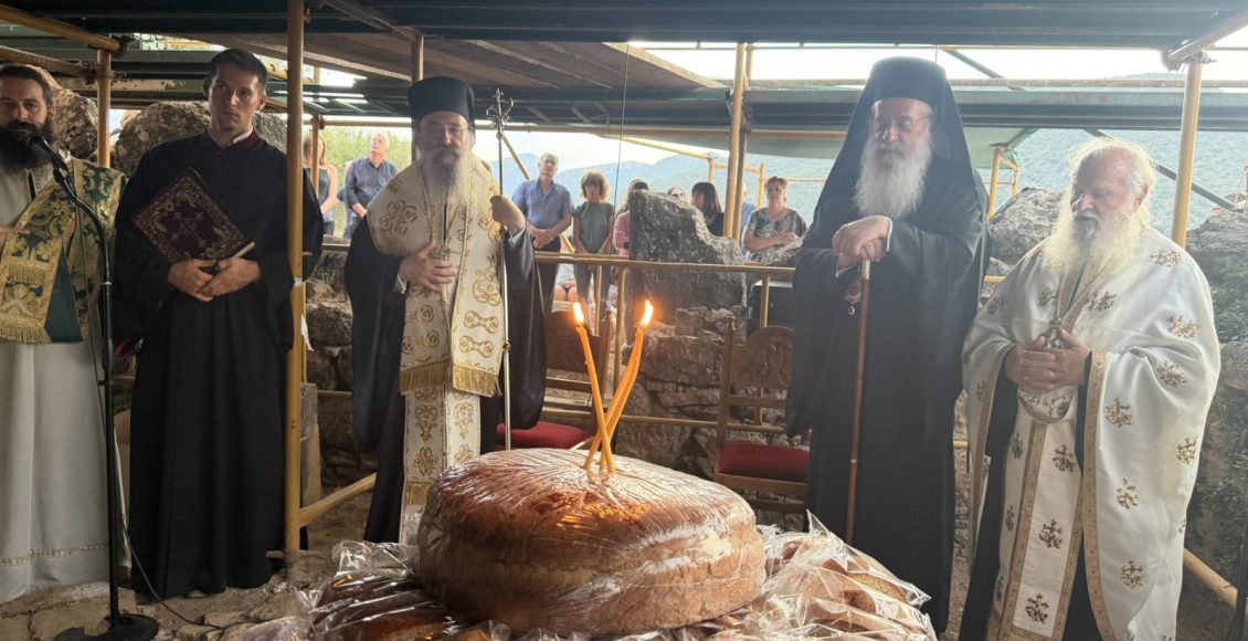 Δισαρχιερατικός-Εσπερινός-στην-«Κόκκινη-Εκκλησιά»-στου-Λουκά-Τριπόλεως