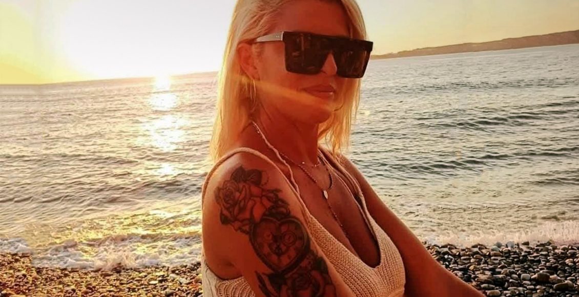 Παραμένει-άγνωστο-το-κίνητρο-της-δολοφονίας-της-42χρονης-διασώστριας-στη-Σύρο-–-«Τη-μαχαίρωσε-με-μίσος»,-λέει-ο-πατέρας-της
