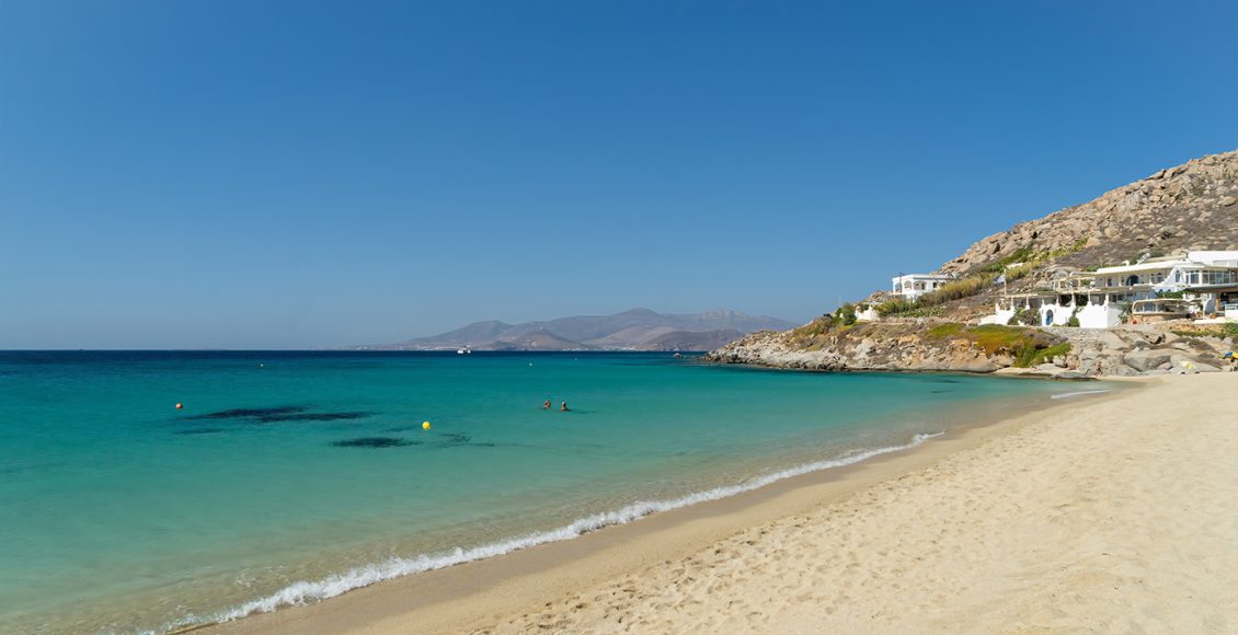 Νάξος:-Τον-συνέλαβαν-για-μασάζ-και-μαλάξεις-σε-λουόμενους