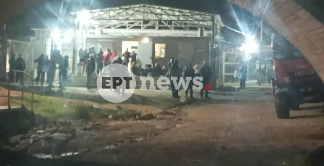 Πετροπόλεμος-από-μετανάστες-κατά-αστυνομικών-στη-Δομή-Σιντικής-στις-Σέρρες
