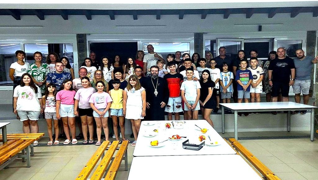 Νέοι-από-τη-Φιλιππούπολη-στις-Κατασκηνώσεις-της-Μητρόπολης-Μαρωνείας-και-Κομοτηνής