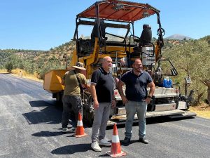 Ξεκίνησαν-οι-εργασίες-συντήρησης-και-αποκατάστασης-του-οδοστρώματος-στην-Επαρχιακή-Οδό-Νο-13-Λυγουριό-–-Δήμαινα-από-την-Περιφέρεια-Πελοποννήσου