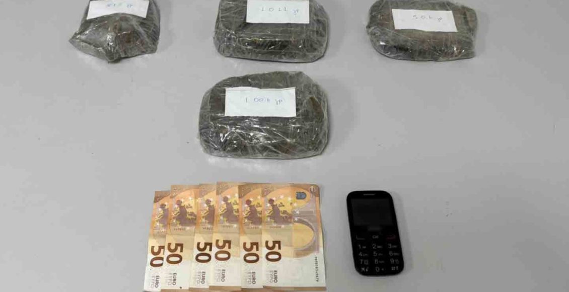 Θεσσαλονίκη:-Έκρυβε-πάνω-από-3-κιλά-ηρωίνης-στο-σπίτι-του-–-Συνελήφθη-από-την-ΕΛΑΣ.