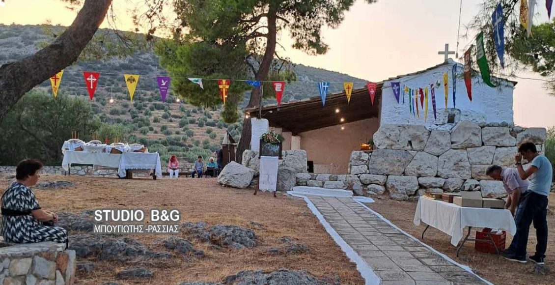 Η-πανήγυρις-του-Αγίου-Ιωάννη-του-Προδρόμου-στα-Λευκάκια-Ναυπλίου-–-Η-παράδοση-με-το-θαυματουργό-παράθυρο