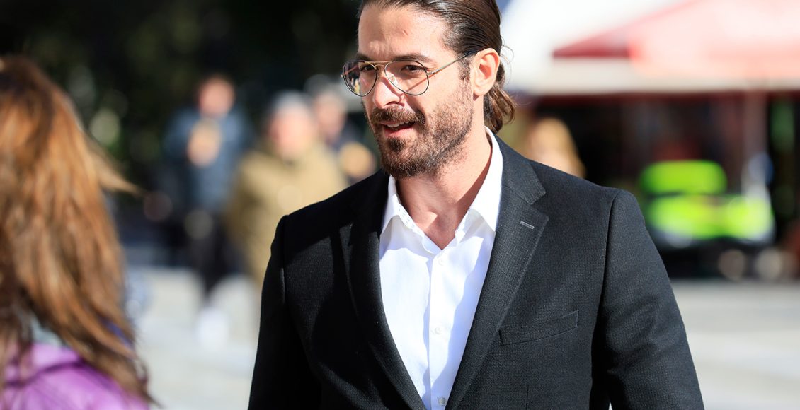 Στην-Ευελπίδων-ο-Άρης-Μουγκοπέτρος-μετά-τη-σύλληψή-του-–-Θετικός-στο-αλκοτέστ-και-πρόστιμο-1.375-ευρώ